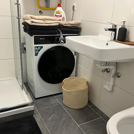 Διαμέρισμα Cozy Center Designer For 10 People Βίνερ Νόιστατ