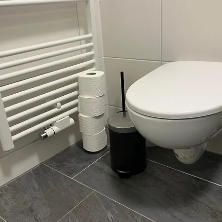 Cozy Center Designer For 10 People דירה