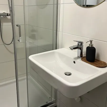 Cozy Center Designer For 10 People *