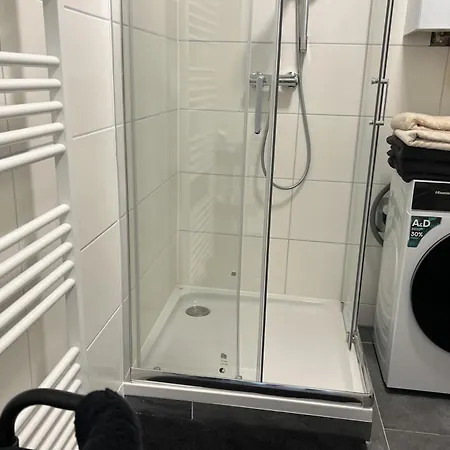 Cozy Center Designer For 10 People דירה ווינר נוישטאדט