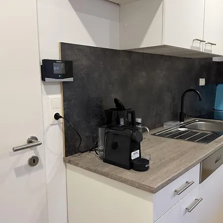 Cozy Center Designer For 10 People ווינר נוישטאדט
