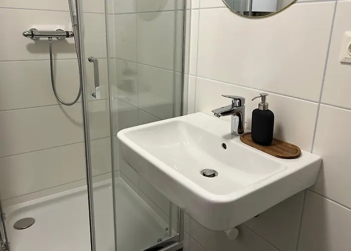 Cozy Center Designer For 10 People *